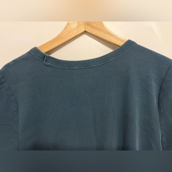 💝 Old Navy: Women’s Short Sleeve Shirt (ptp approx 22.5in) - Size 2X 💝 - Picture 3 of 8